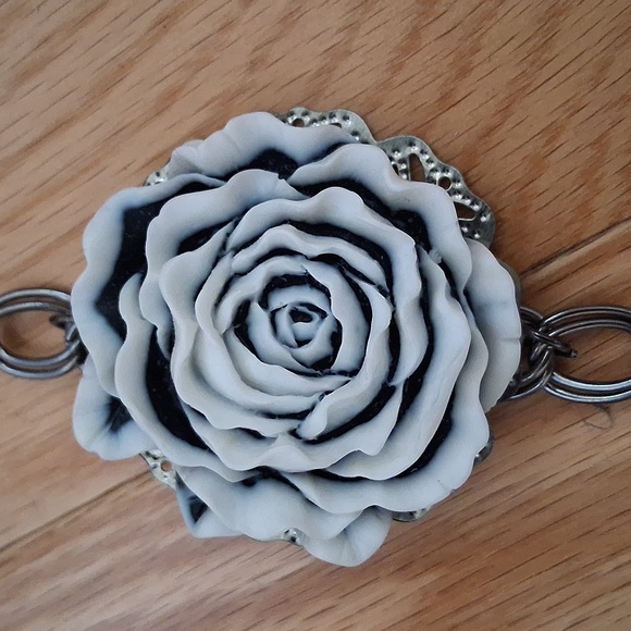 Maurices Jewelry - Maurices Black and White Rose Necklace